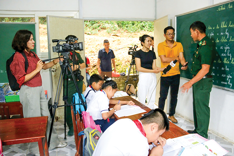 Biển đảo trong trái tim người làm báo